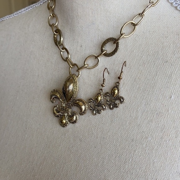 Elegant Mixed Metal Fleur De Lis Necklace Dangle Earring Set Silver Mixed Metal - Picture 2 of 12